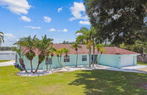 Lake House Westchase area. Heated Pool Waterfront! - Foto 54