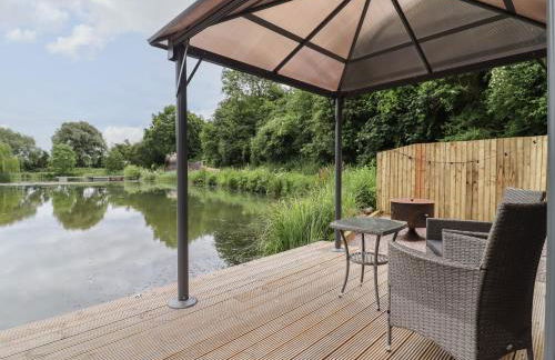 Maple Lodge at Bridge Lake Farm & Fishery - Foto 20