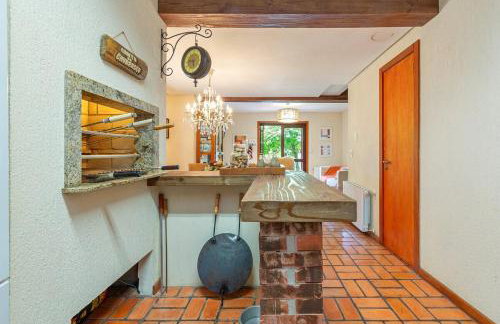 Linda casa em Canela - Jardim, Lareira e Conforto! - Foto 38