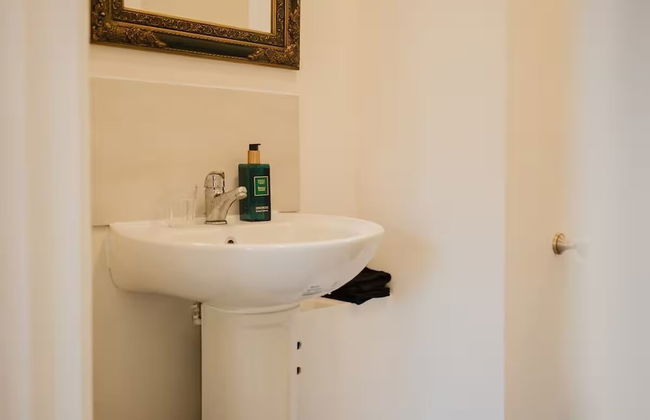 Idyllic Foodie Retreat above Silks Pub - Foto 11