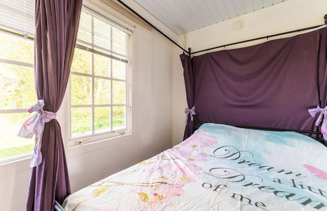 Amazing Holiday Home With Spacious Garden - Photo 2