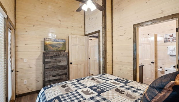 Bear View Estate 2 Bedroom Cabin by RedAwning - Foto 4, Habitación