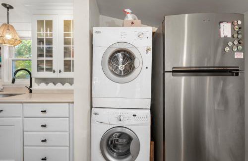 Babes Bungalow by Leavetown Vacations - Photo 9