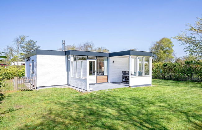 Cozy Holiday Home With hot tub on Texel - Foto 35