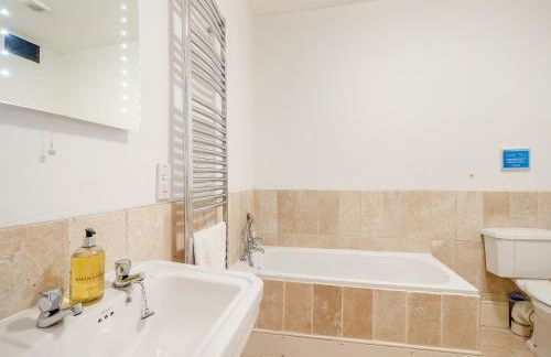 Armswell House - Photo 27