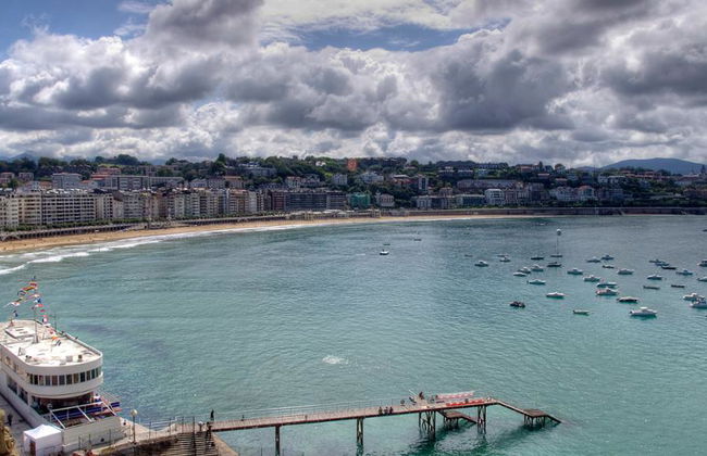 Tour privado: Vehículo y chófer a disposición en San Sebastián desde Pamplona - Foto 1