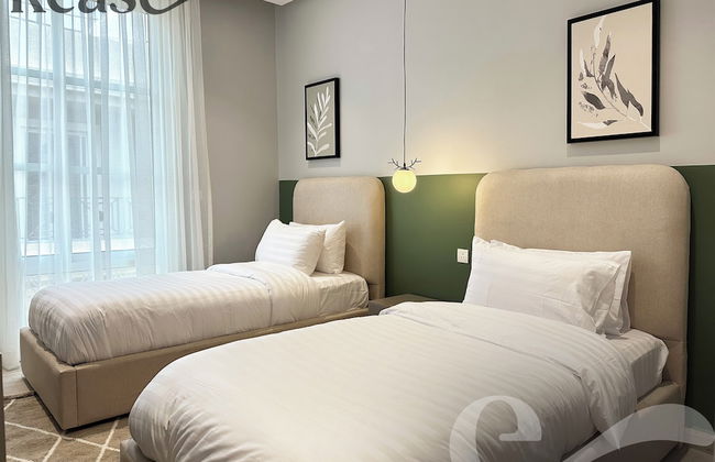 Yasmin S-11 Royal Touch Balcony GZ81 - Photo 3