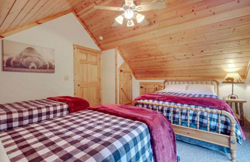 Lakefront Presque Isle Cabin with Private Dock - Foto 14