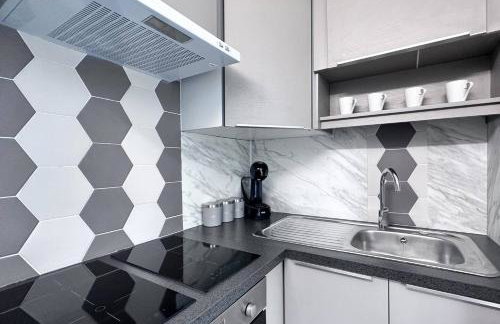 Sleek Skyward Serenity 2bed w Pool Table - Ystrad - Foto 17