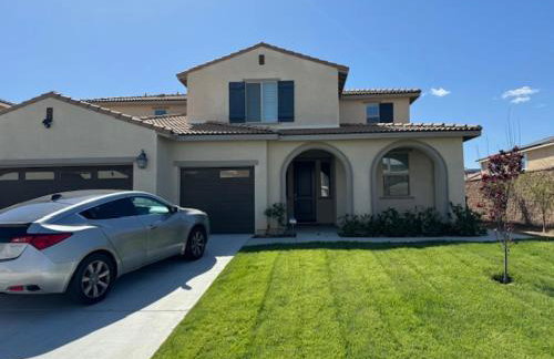 Elegant Retreat with Private Luxurious Gen Suite - Foto 1