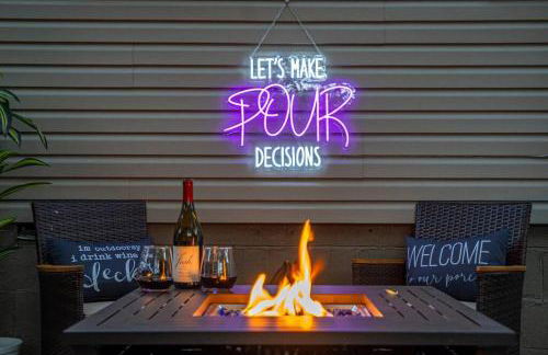 Vineyard Cottage-Pet Friendly & Walk to Oaklawn! - Foto 55