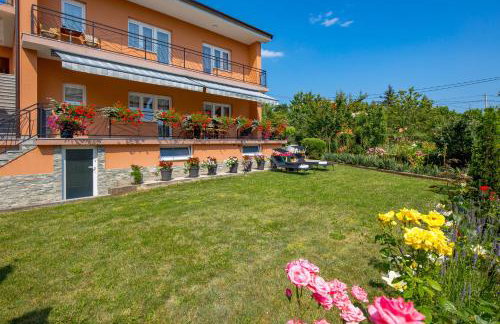 Apartment Flowers - Photo 41