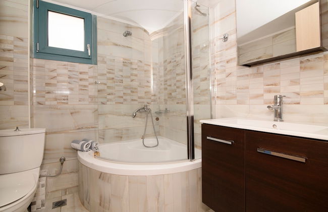 Villa Sirokos Lefkada With Pool - Photo 14