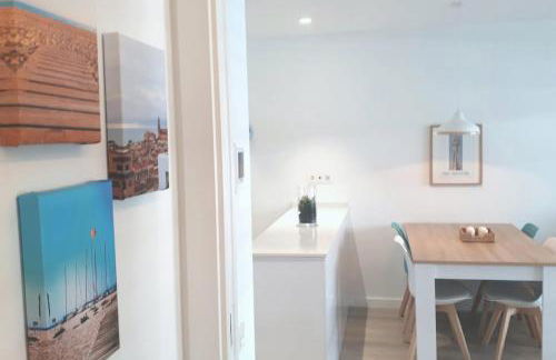 Rooftop pool near the beach and Barcelona - Photo 25