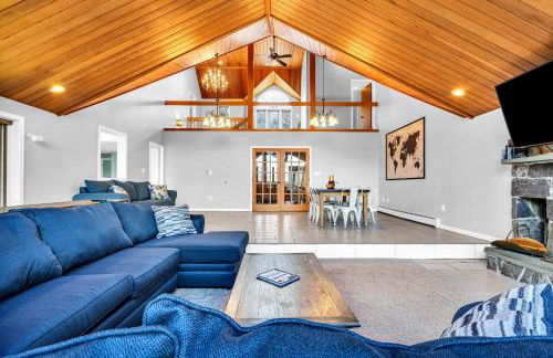 Maine Pondfront Home Sleeps 22 - Pool & Hot Tub - Photo 4