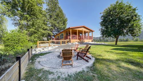 Newport Riverfront Home with Deck and Fire Pit! - Foto 2
