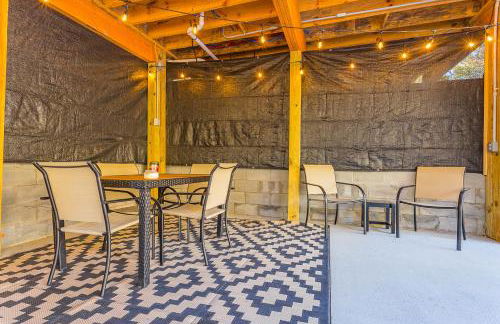 Cozy Cabin Retreat w/ Hot Tub & Nature Views - Foto 17