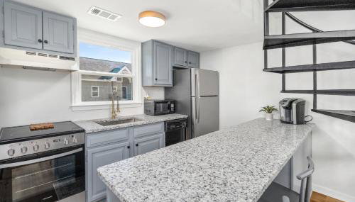 Remodeled and New - Walk to downtown Auburn - Foto 3, stove, pet friendly, minibar