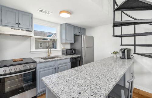 Remodeled and New - Walk to downtown Auburn - Foto 3