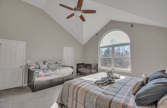 Pocono Retreat: Lake, Firepit, Bbq, Gameroom, Ski 4 Bedroom Home by RedAwning - Foto 3