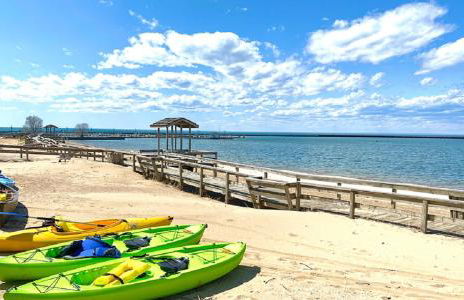 Lakeside Loft - Walk to Lighthouse County Park - Photo 24