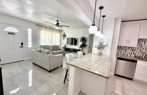 House Aurora next to Bush Gardens - Foto 17