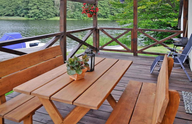 Holiday House by the Lake With a Fireplace - Photo 37