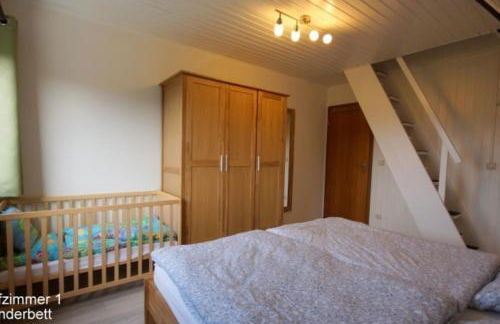 6 Personen Ferienhaus mit 4 Schlafzimmern, Infrarotwaermekabine, mit Blick auf den Weltschiffahrtsweg in Otterndorf - Foto 14