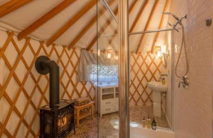 Cozy Romantic Yurt Rental in Woodlands near California Beach Town of Cayucos - Foto 58