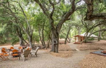 Tranquil Yurt Rental for Two with Soothing Interior on Ranch near San Luis Obispo - Foto 6