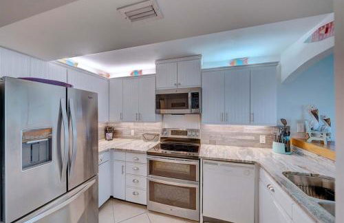 Mariner East #201 1 BR 2 BA Amazing Balcony! - Foto 9