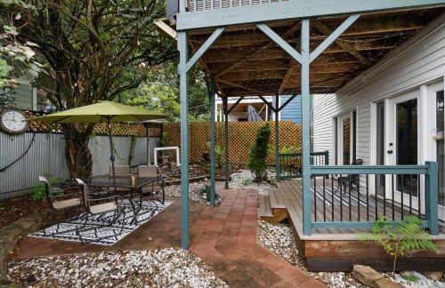 Retreat on Bardstown Road - Yard - Walk to Shops - Foto 39