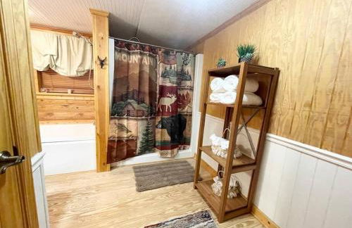 One of a Kind Rustic Log Cabin near Bryce Resort - Large Game Room - Fire Pit - Large Deck - BBQ - Foto 38