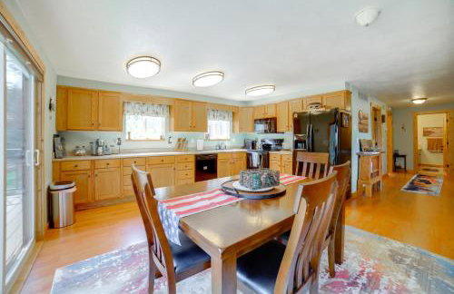 Mtn-View Oasis with Pool Access in Garden Valley - Foto 8