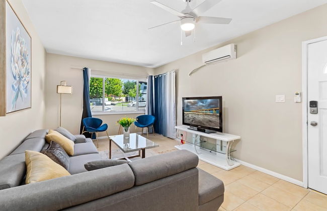 Modern Retreat With Spacious Yard Cozy Interiors - Foto 4