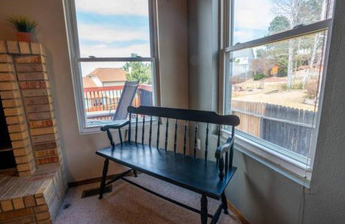 Hillcrest Chalet - Spa - Firepit - Views - USAFA - Foto 35