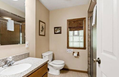 Dog-Friendly Nature Escape with Hot Tub and Fire Pit - Foto 10