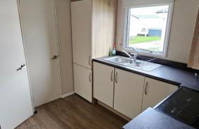 Great Yarmouth 10 Berth KP Holiday Home - NOW with Linen - Photo 10