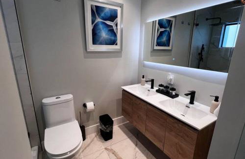 Luxurious Westchester Home Near Miami Clinics - Photo 30