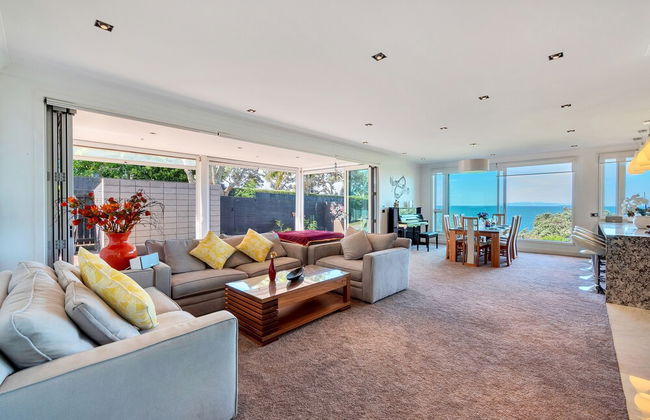 Elegant Sea-View Villa on the Northshore - Photo 23