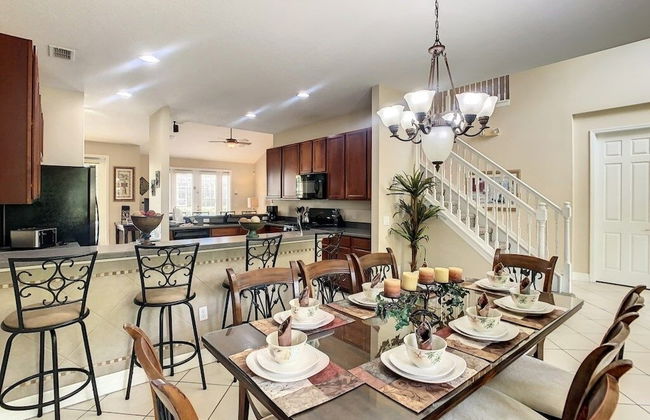 Fantastic 7 Bed 6 Bath In Prestigious Gated Comm. 7 Bedroom Villa by Redawning - Foto 54