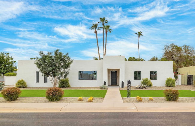 Backyard Pool, Puttinggreen, Playground Modern 5bdr White Agate by Avantstay - Foto 40