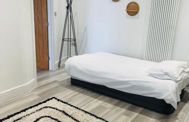 Luxury 1BR Seafront Apartment - Photo 28