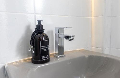 Apê Novo 5 min do Centro, Shopping e Praia com Garagem e Ar condicionado - Foto 36