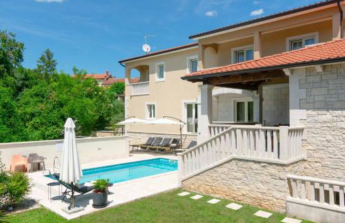 Villa Coridigo - Unique High Position, Panorama Nature View, Cozy Dining Terrace, Fenced Property - Foto 14