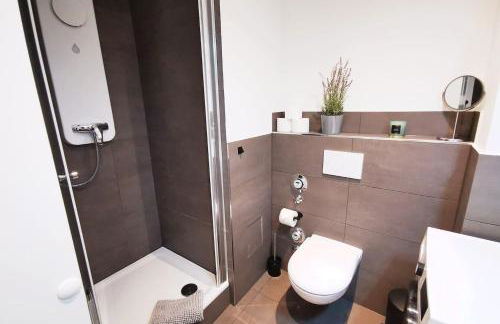 HH 01 by ROCKCHAIR - SUPERHOST Status - Modernes Apartment mit sonnigem Balkon & premium Boxspringbetten in Winterhude - Hamburg Top Geheimtipp - Foto 15