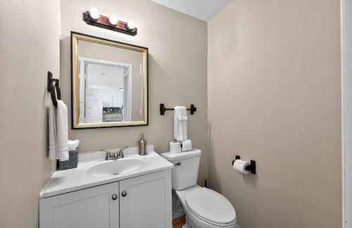 Lux Home, Minutes to Sanford Medical Center & Zoo - Foto 9