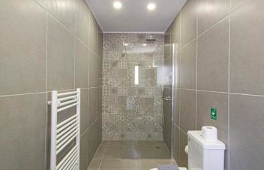 Modern villa with infinity pool close to the sea - Foto 33