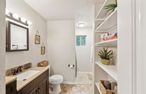 Hill Country Getaway Near San Marcos River home - Photo 23