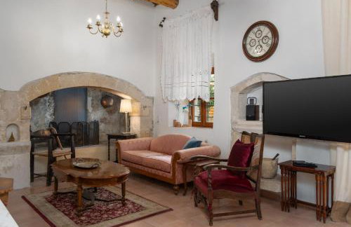 The Olive Mill House - Luxe Villa, Classic Charm - Foto 20